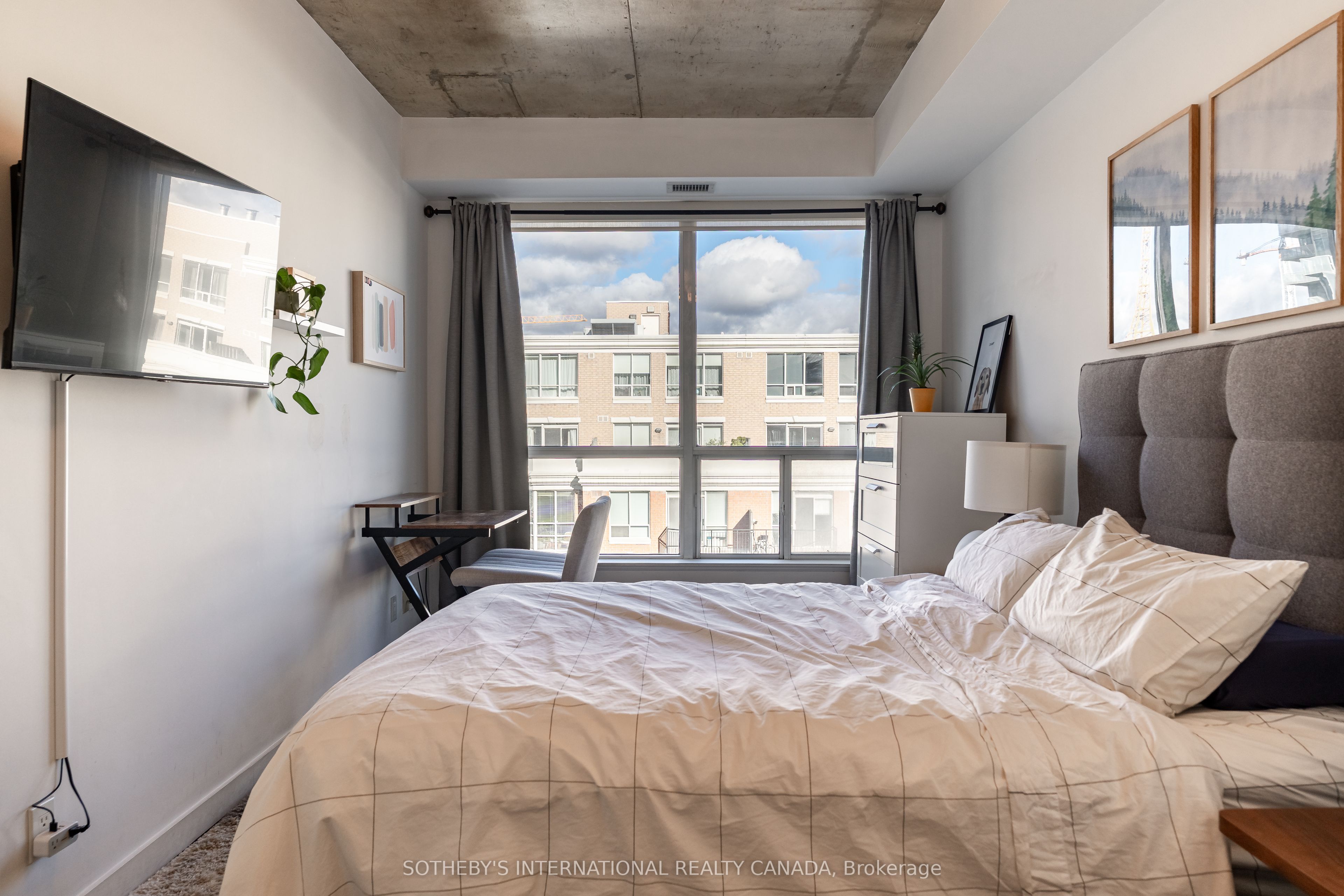 1005 King Street #810 Toronto C01, ON M6K 3M8