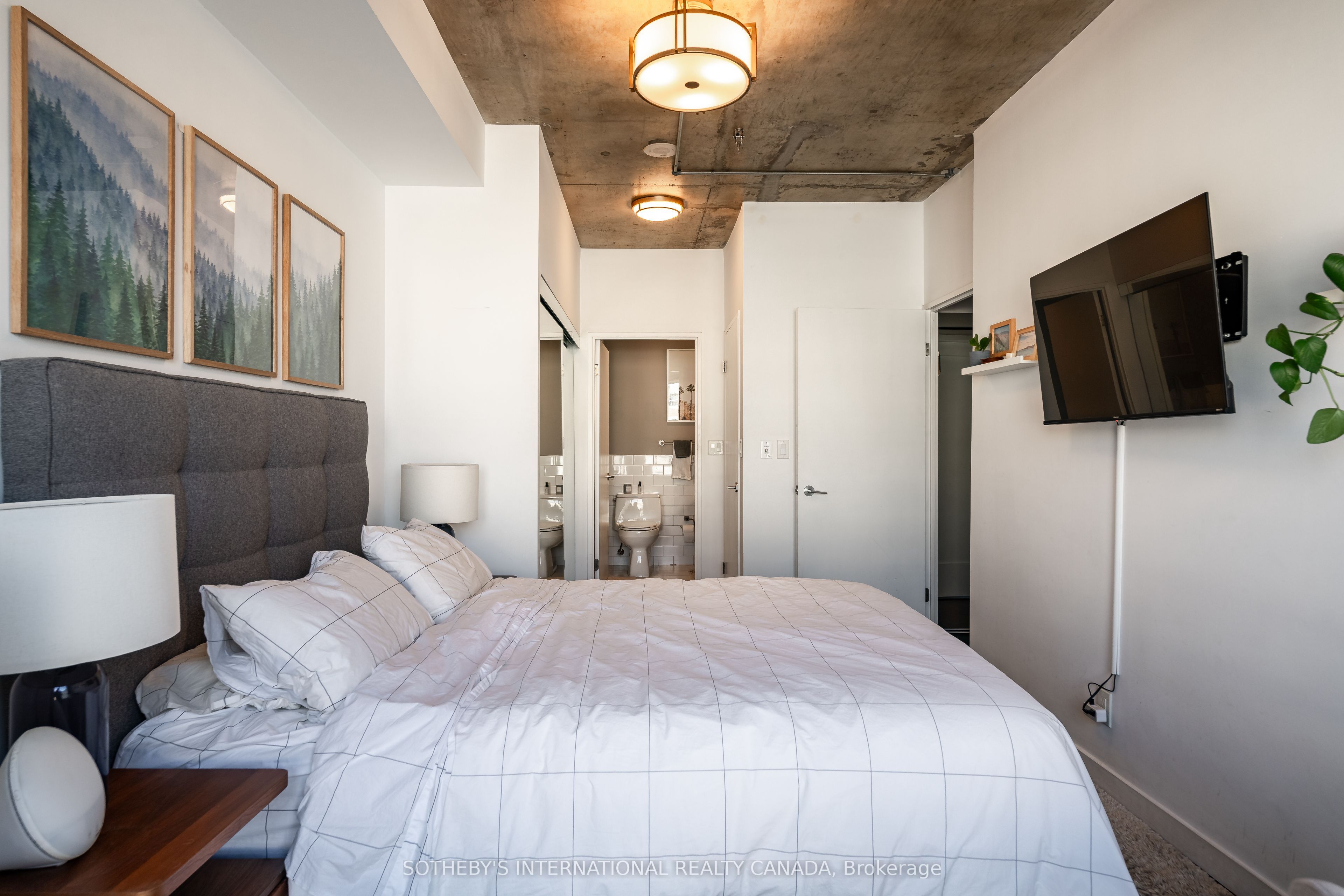 1005 King Street #810 Toronto C01, ON M6K 3M8