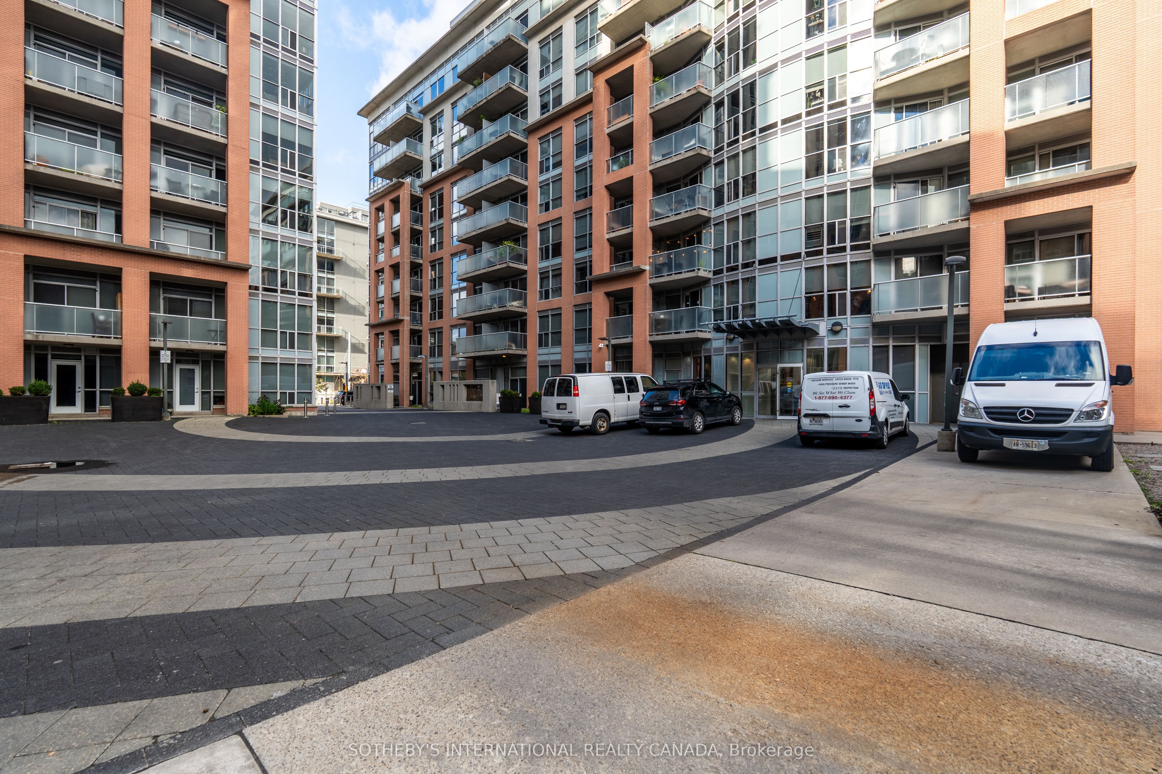 1005 King Street #810 Toronto C01, ON M6K 3M8