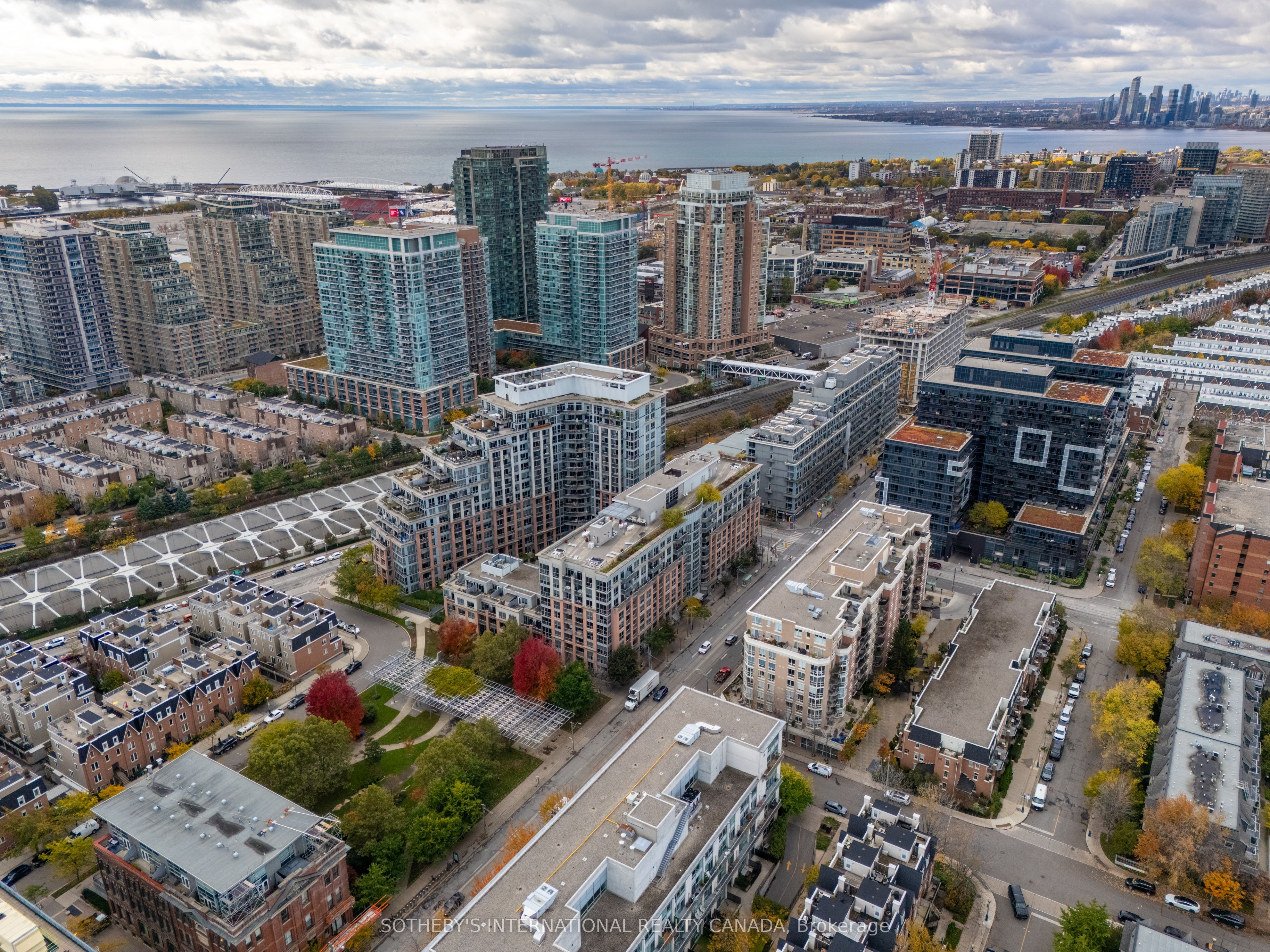 1005 King Street #810 Toronto C01, ON M6K 3M8