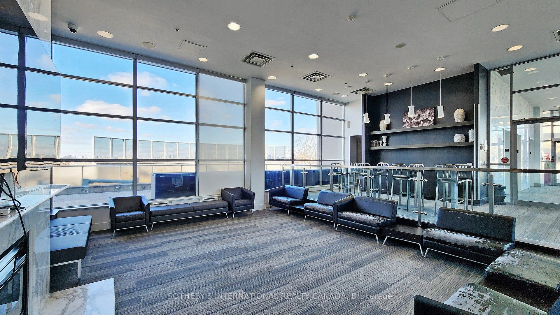 1005 King Street #810 Toronto C01, ON M6K 3M8