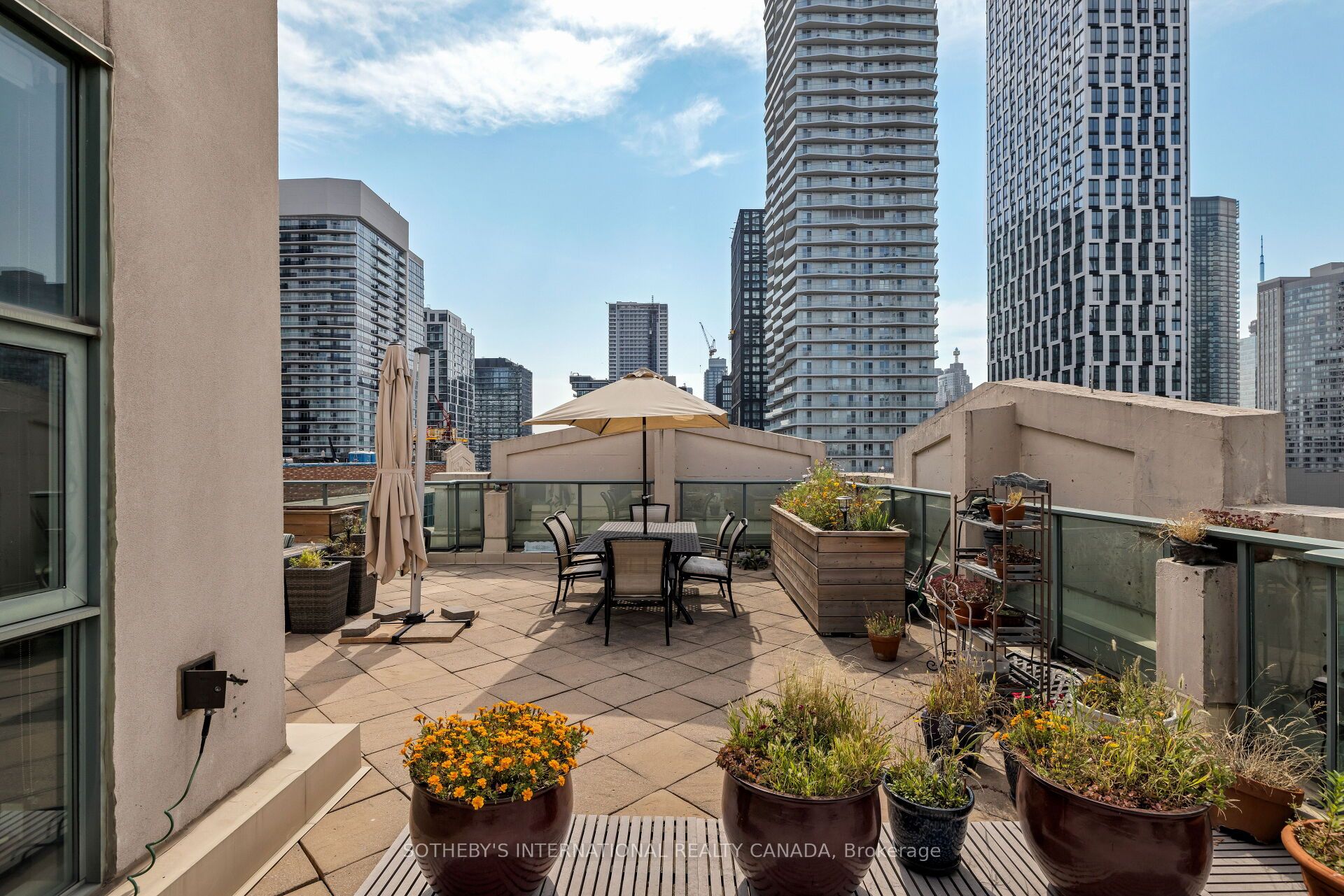 155 Dalhousie Street #PH1 Toronto C08, ON M5B 2P7