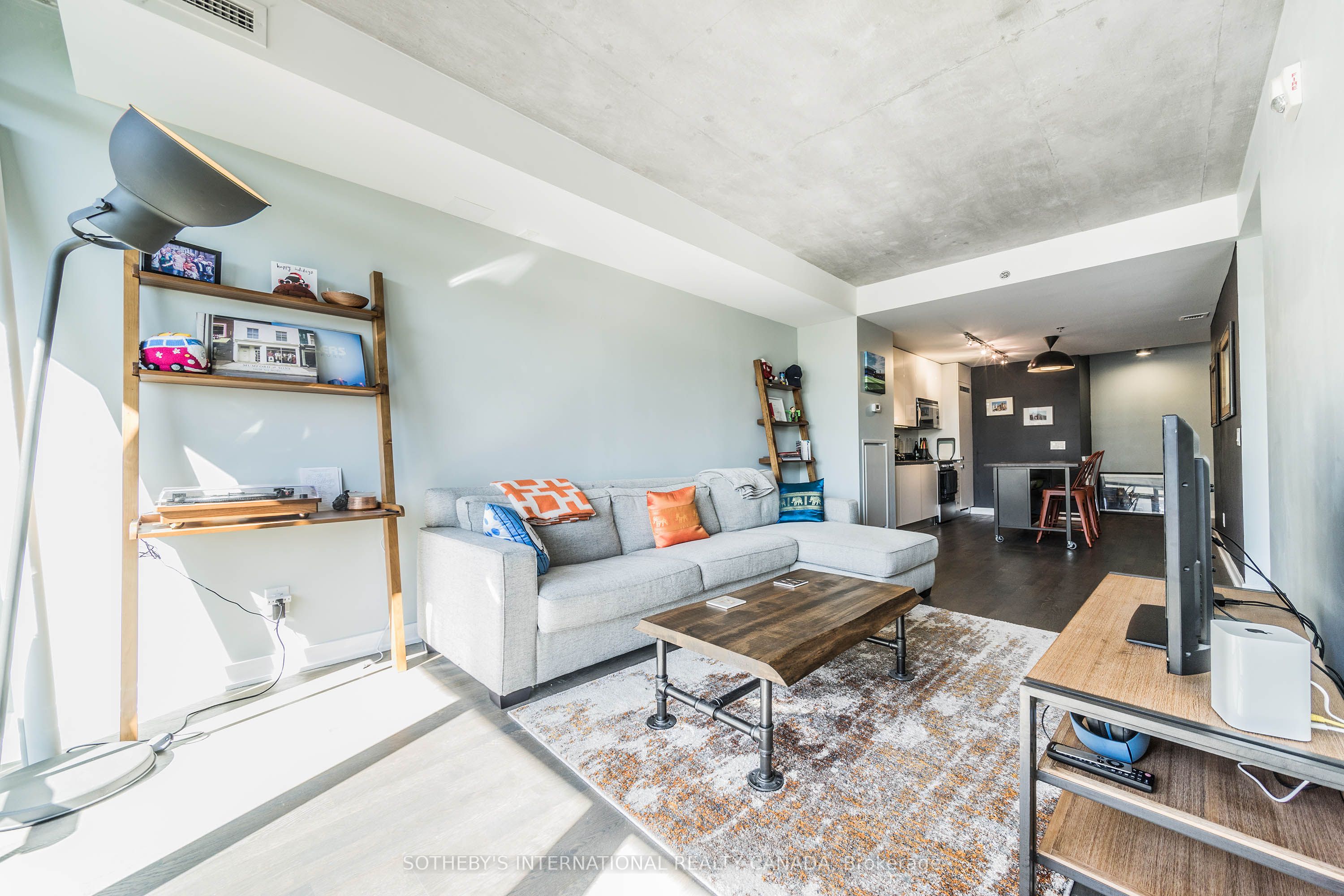 8 Dovercourt Road #305 Toronto C01, ON M6J 0B6