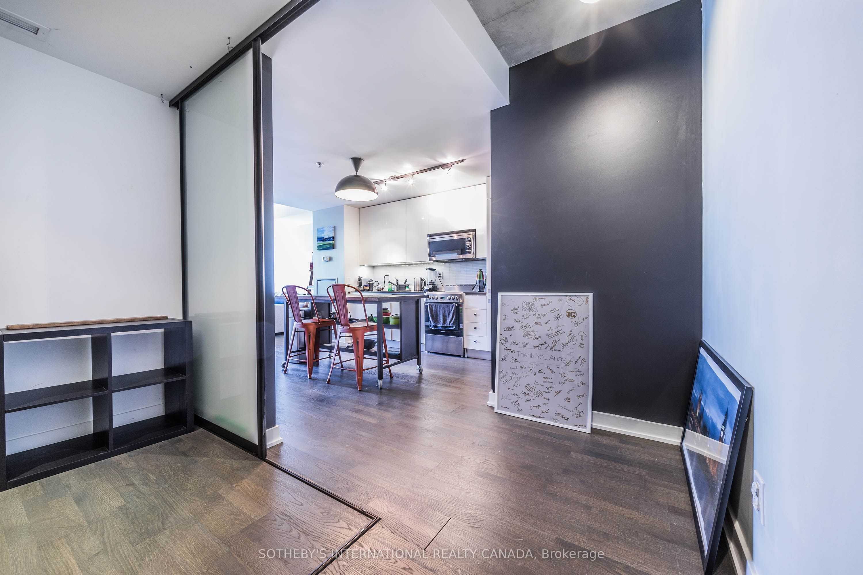 8 Dovercourt Road #305 Toronto C01, ON M6J 0B6