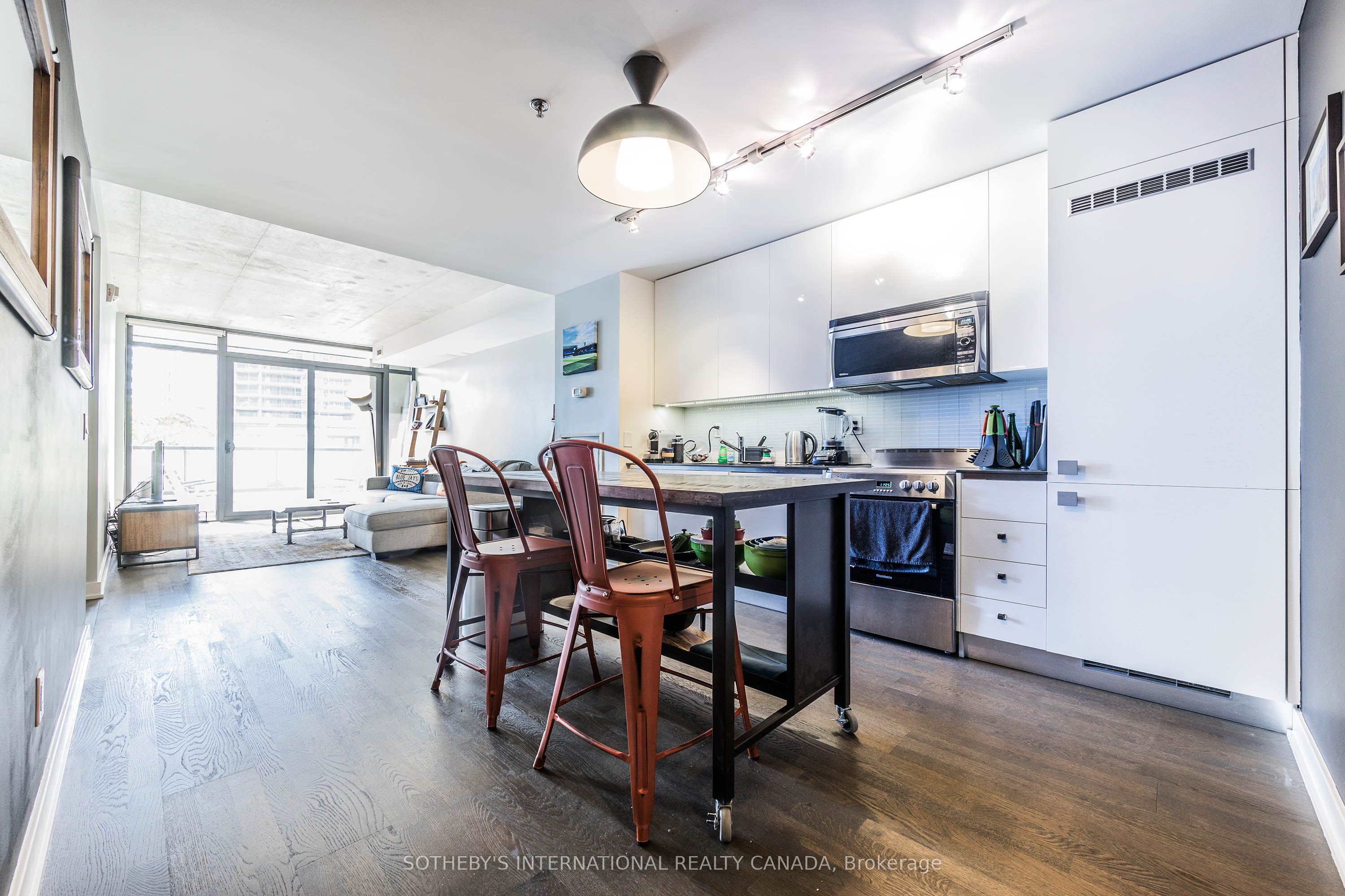 8 Dovercourt Road #305 Toronto C01, ON M6J 0B6