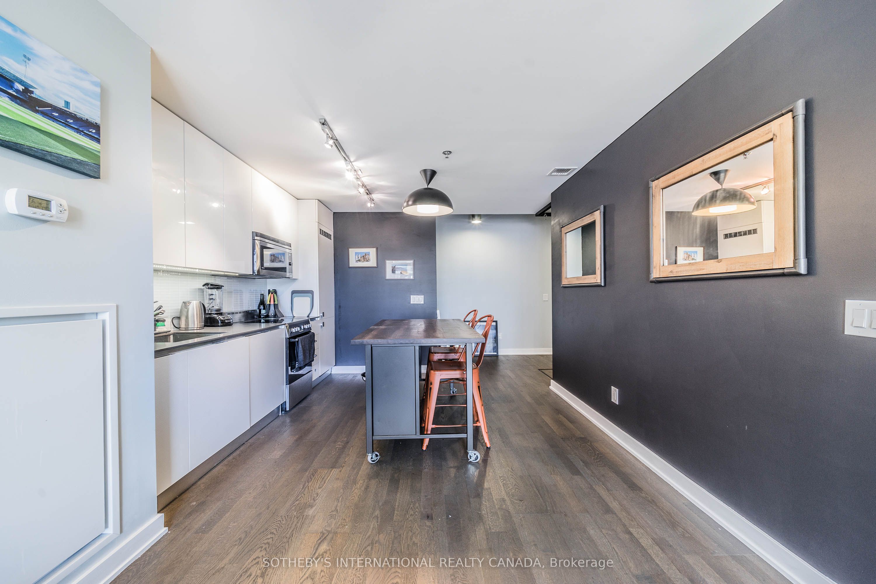 8 Dovercourt Road #305 Toronto C01, ON M6J 0B6