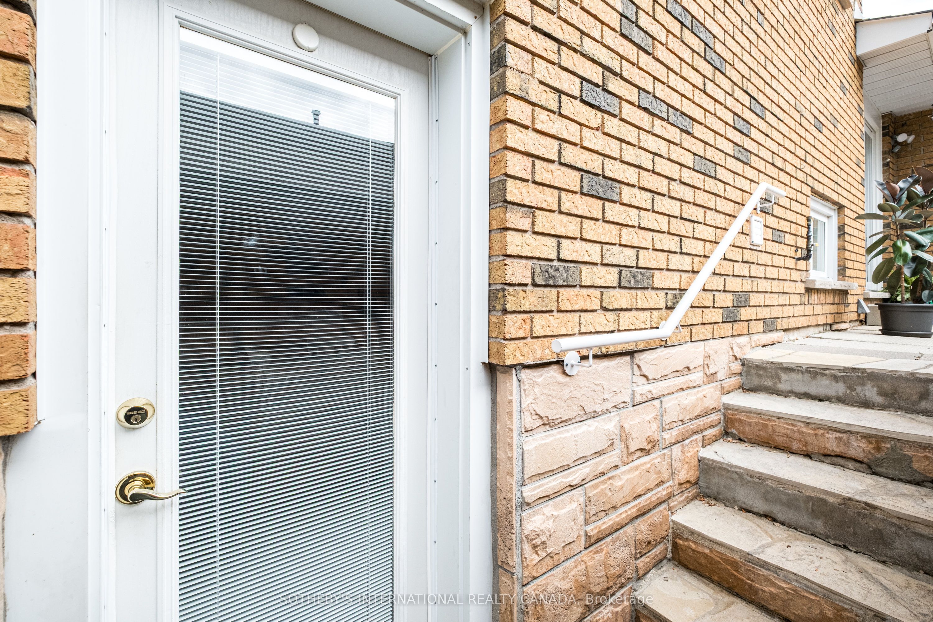 87 Bridlewood Drive Welland, ON L3C 6H3