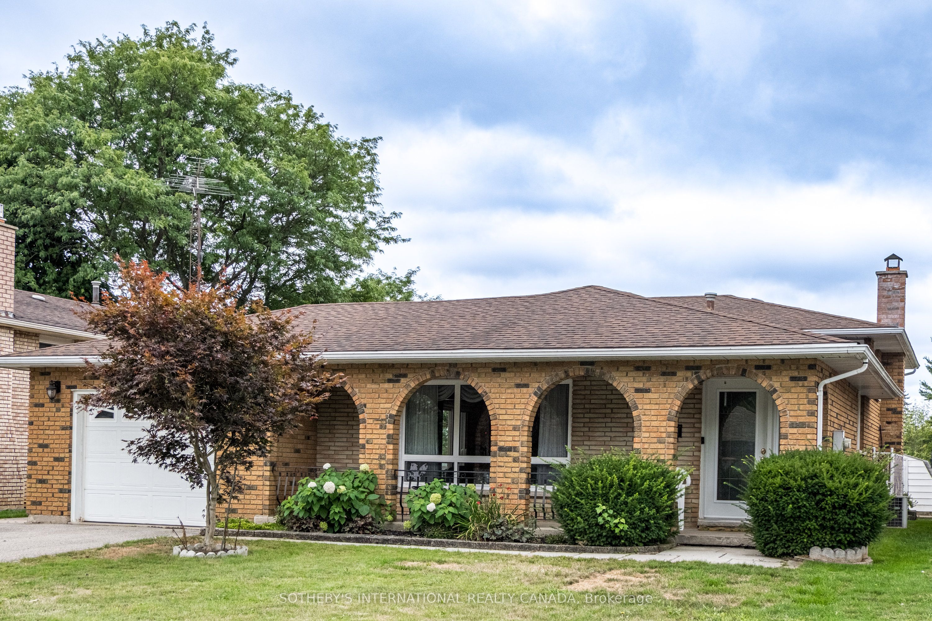 87 Bridlewood Drive Welland, ON L3C 6H3